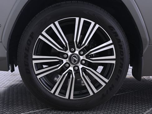 Used 2026 Lexus LX 700h Luxury AWD/4WD image 11