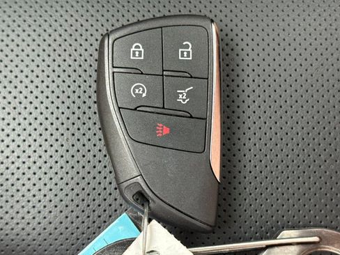 Used 2025 GMC Acadia Denali w/ Super Cruise Package FWD image 29