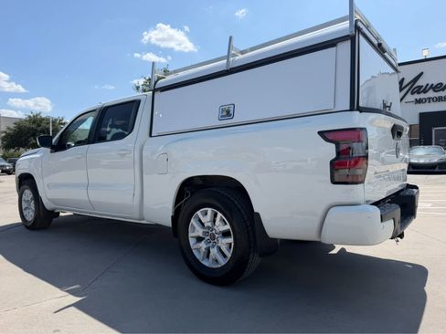 Used 2022 Nissan Frontier SV w/ Technology Package RWD image 9