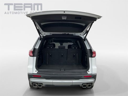 Used 2025 GMC Acadia Elevation image 13