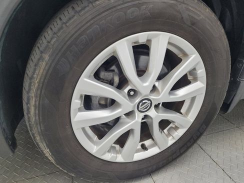 Used 2020 Nissan Rogue SV FWD image 31