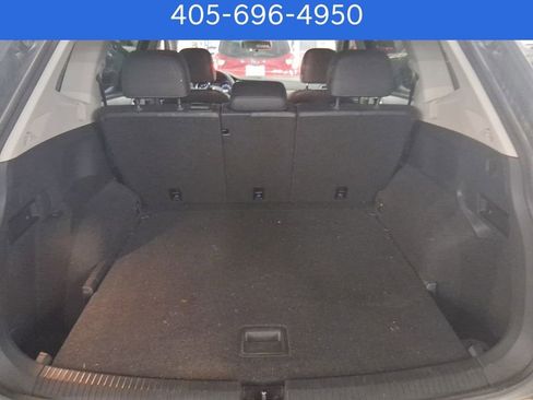 Used 2020 Volkswagen Tiguan SE image 16