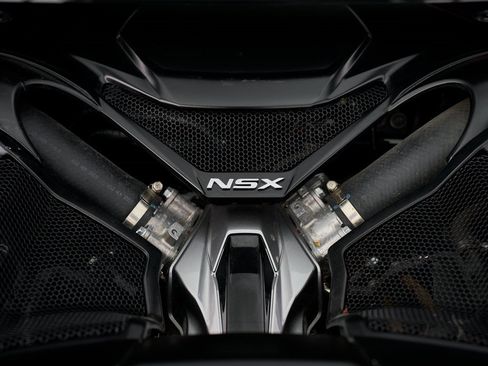 Used 2021 Acura NSX image 22