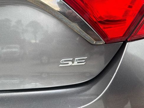 Used 2016 Toyota Camry SE FWD image 16