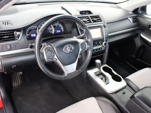 Used 2012 Toyota Camry SE FWD image 13
