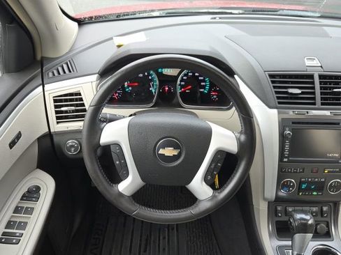 Used 2009 Chevrolet Traverse LTZ image 2