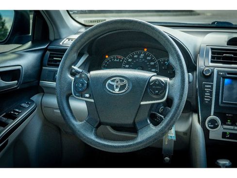 Used 2013 Toyota Camry FWD image 19