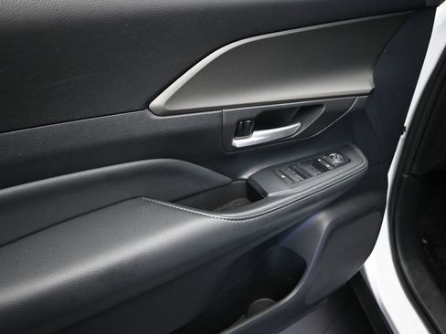 Used 2024 Toyota Grand Highlander XLE image 11