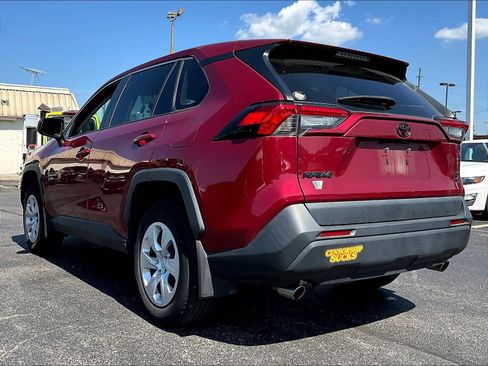 Used 2024 Toyota RAV4 LE AWD/4WD image 4