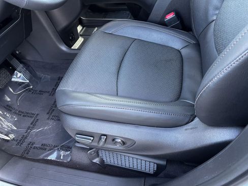 Used 2025 Toyota Sienna Limited image 21