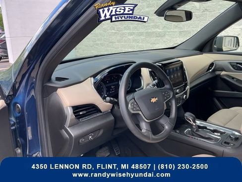 Used 2023 Chevrolet Traverse LT FWD image 13