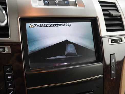 Used 2011 Cadillac Escalade Luxury AWD/4WD image 22