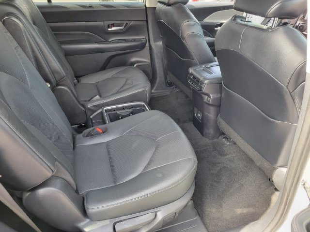 Used 2024 Toyota Grand Highlander AWD image 23