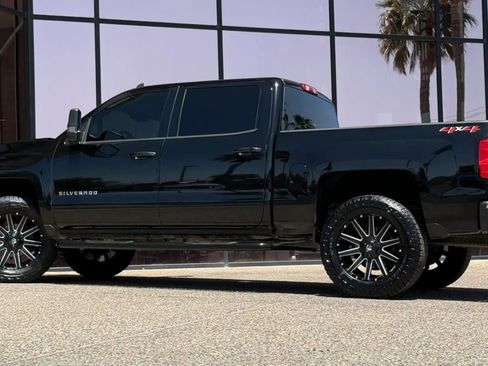 Used 2018 Chevrolet Silverado 1500 LT w/ All Star Edition AWD/4WD image 6