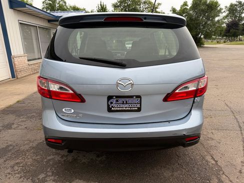 Used 2012 MAZDA MAZDA5 Touring w/ Moonroof & Audio Pkg FWD image 4