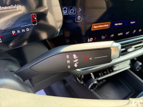 New 2026 Chevrolet Equinox EV LT image 22