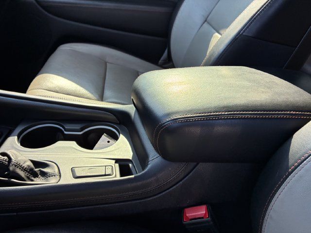Used 2022 Dodge Durango R/T w/ Blacktop Package AWD/4WD image 18