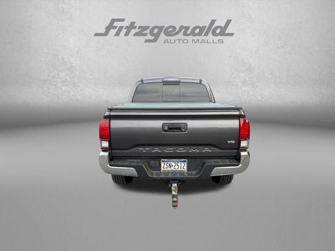 Used 2018 Toyota Tacoma SR5 RWD image 6