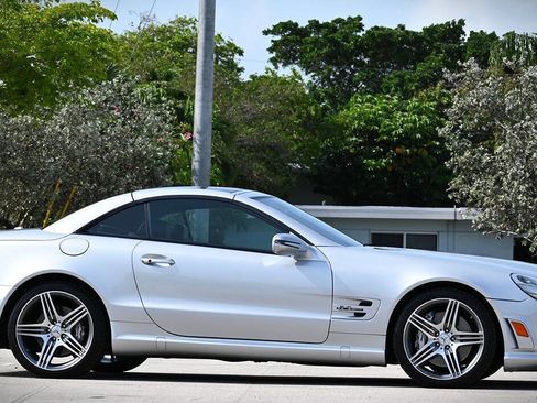 Used 2011 Mercedes-Benz SL 63 AMG image 14