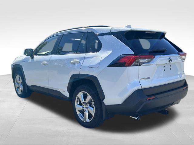 Used 2021 Toyota RAV4 XLE Premium AWD/4WD image 3