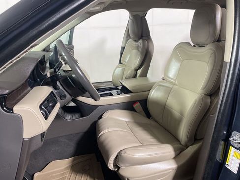 Used 2023 Lincoln Aviator Reserve w/ Equipment Group 201A AWD/4WD image 10