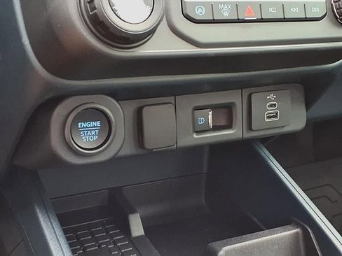 New 2025 Ford Maverick Lobo image 14