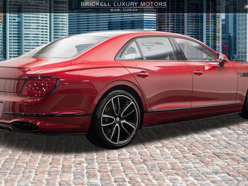 Used 2024 Bentley Flying Spur V8 AWD/4WD image 3