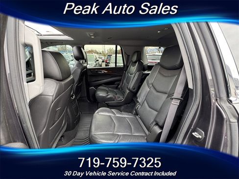 Used 2017 Cadillac Escalade Luxury image 29