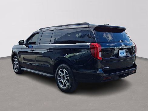 Used 2025 Ford Expedition Max Active AWD/4WD image 4