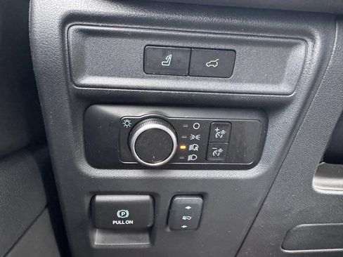 Used 2024 Ford Expedition Max XLT image 39