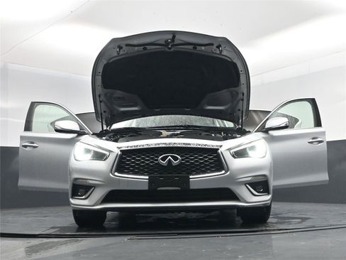 Used 2018 INFINITI Q50 Luxe w/ Essential Package (3.0T Luxe) image 33