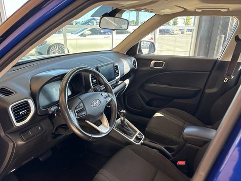 Used 2024 Hyundai Venue SEL FWD image 19