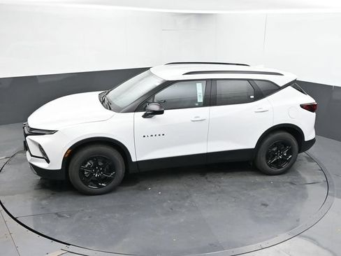 New 2026 Chevrolet Blazer LT w/ Convenience Package AWD/4WD image 38