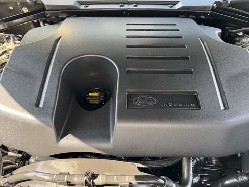 Certified 2024 Land Rover Defender 130 X-Dynamic SE AWD/4WD image 7