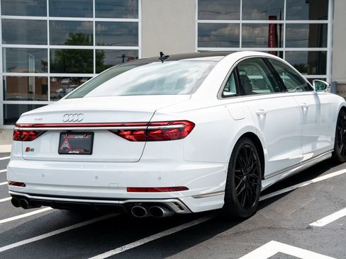 Used 2023 Audi S8 AWD/4WD image 13