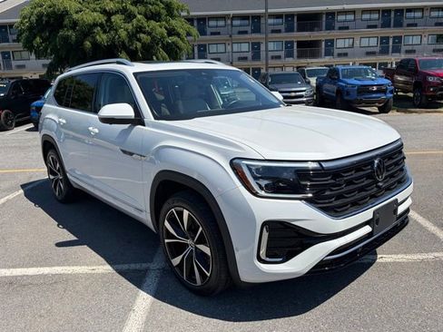 Used 2024 Volkswagen Atlas SEL Premium R-Line AWD/4WD image 2