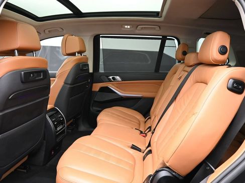 Used 2019 BMW X7 xDrive40i w/ Premium Package AWD/4WD image 21