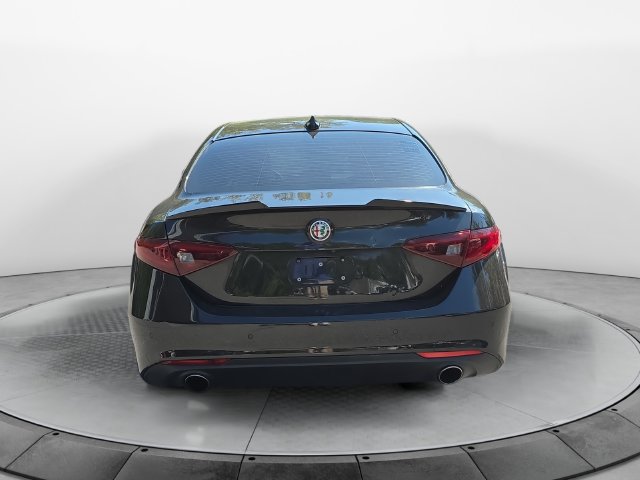 Used 2017 Alfa Romeo Giulia w/ Cold Weather Package RWD image 4
