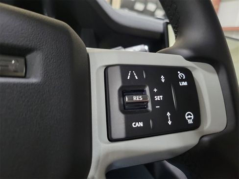 New 2024 Land Rover Defender 110 SE image 16