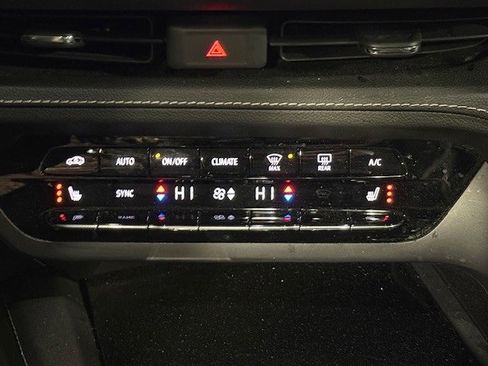 Certified 2022 Buick Envision Essence w/ Safety Package image 20