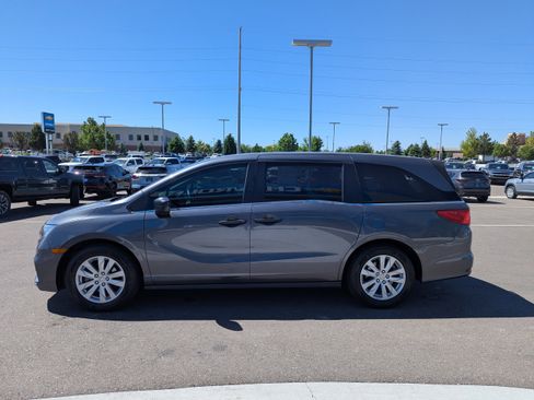 Used 2018 Honda Odyssey LX image 9