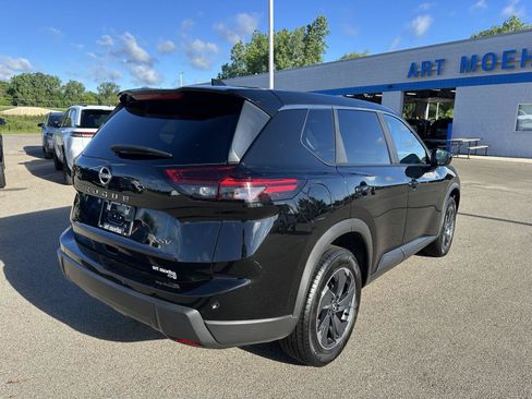 Used 2024 Nissan Rogue SV FWD image 6