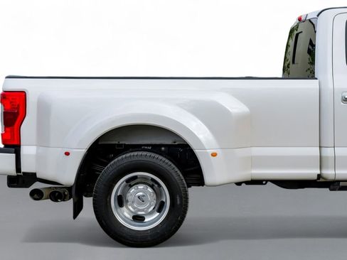 Used 2018 Ford F350 Platinum w/ Platinum Ultimate Package image 6