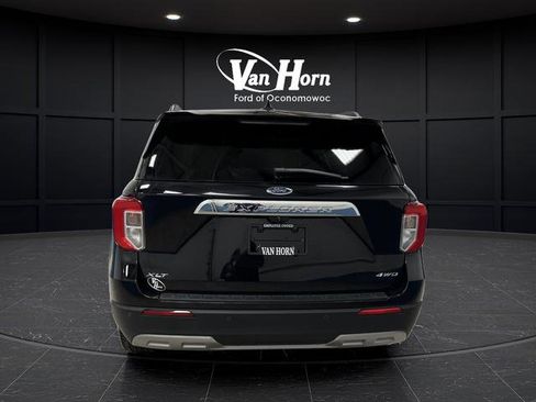 Used 2022 Ford Explorer XLT image 14