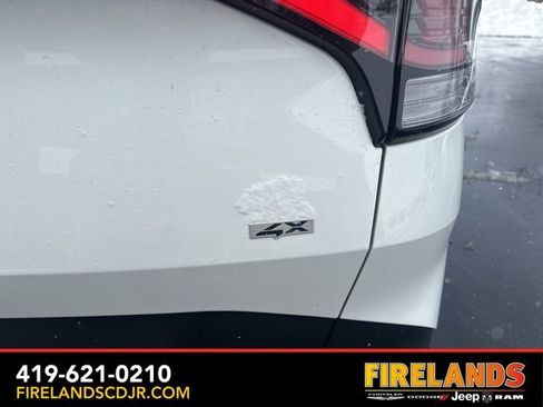 Used 2023 Kia Sportage LX image 11