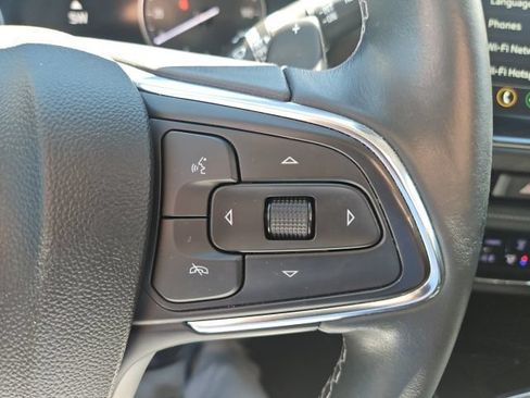 Used 2023 Buick Envision Essence FWD image 23