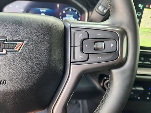 Used 2025 Chevrolet Silverado 2500 ZR2 w/ Technology Package AWD/4WD image 31