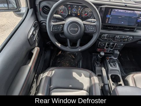 Used 2025 Jeep Gladiator Rubicon AWD/4WD image 13