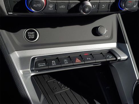 New 2025 Audi Q3 2.0T Premium image 13