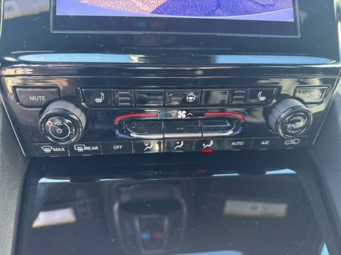 Certified 2025 Jeep Grand Cherokee Laredo X w/ Luxury Tech Group I image 32